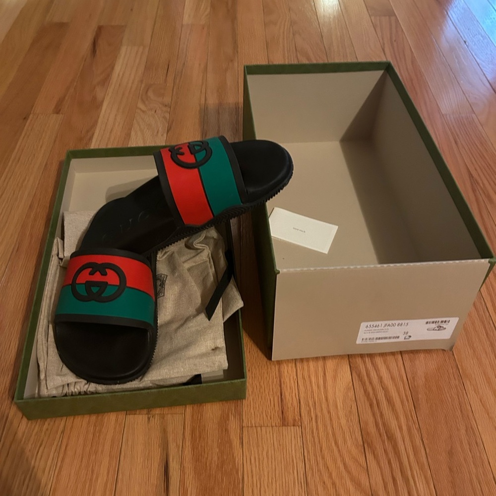 Women’s Gucci slides size 38